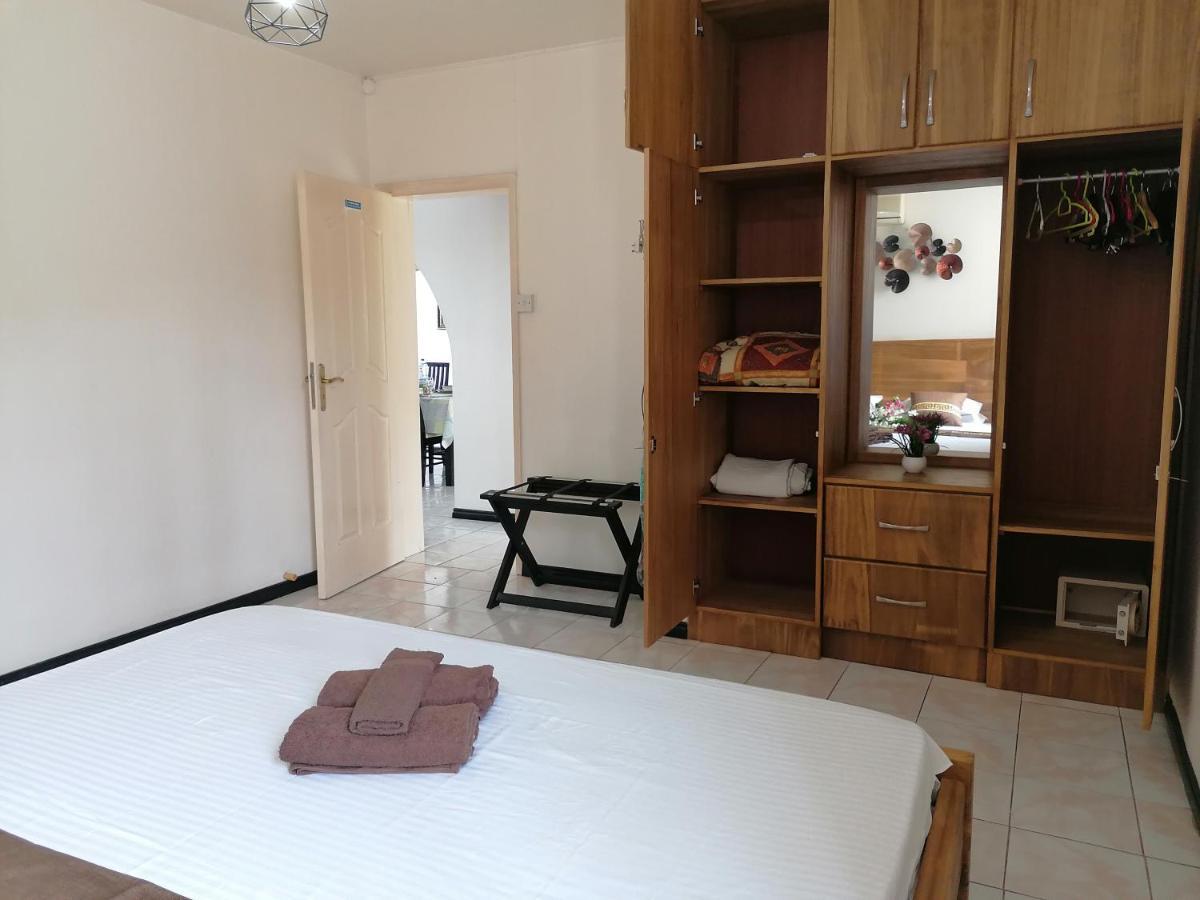 Les Camelias Ground Floor Apartment Flic en Flac Bagian luar foto