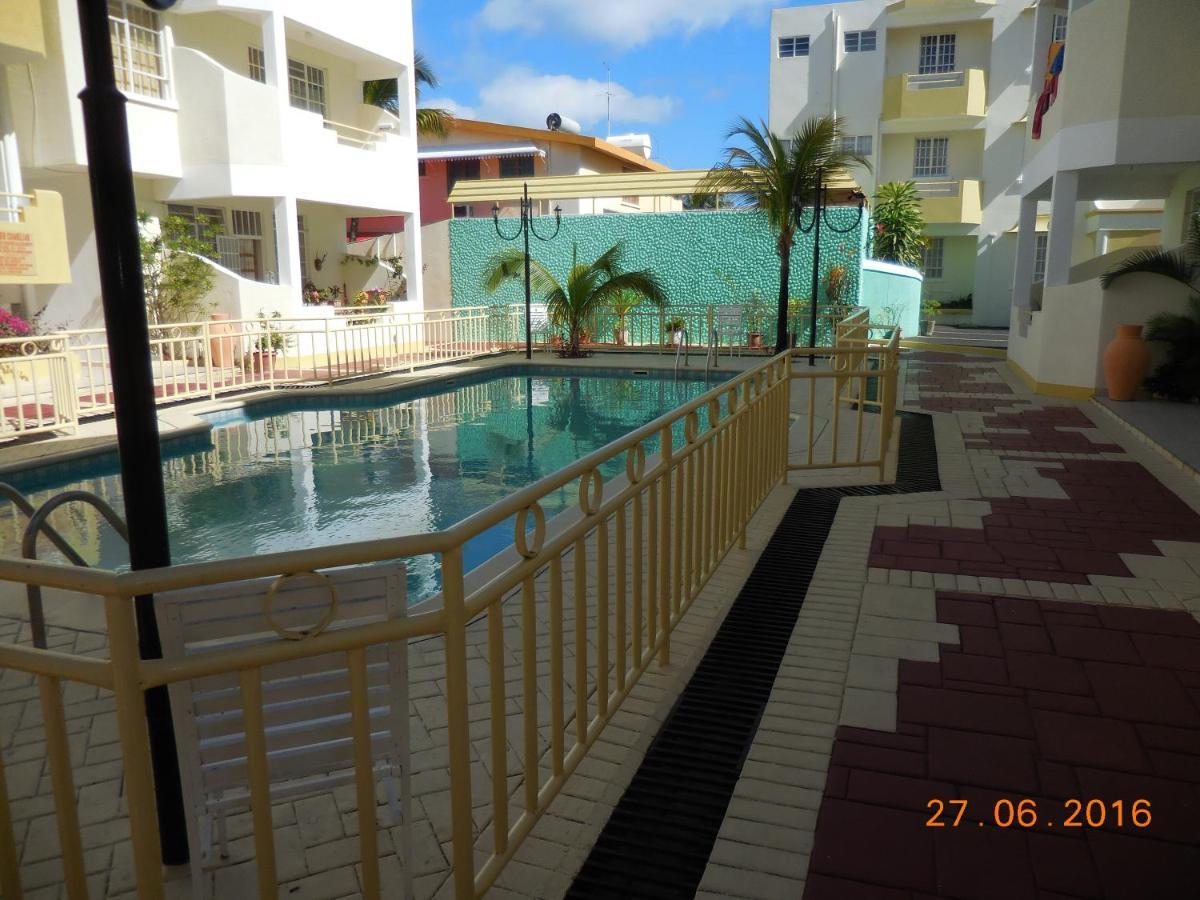 Les Camelias Ground Floor Apartment Flic en Flac Bagian luar foto